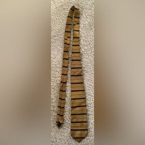 Brooks Brothers Gold and Black Silk Tie